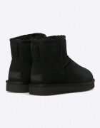 UGG Велурени апрески Classic Mini II в черно 1016222-BLK