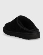 UGG Велурени чехли M Classic Slip-on в черно