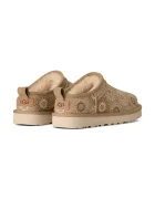 UGG Велурени чехли W Classic Micro Sun Stitch в бежово 1178192.MDSD