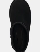 UGG Зимни обувки в черно