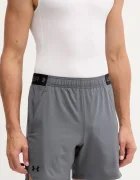Under Armour Къс панталон за трениране