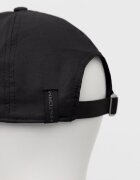 Under Armour Шапка 1369781 в черно с изчистен дизайн