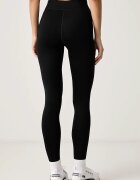 Under Armour спортен клин дамски ColdGear черен със стандартна талия 6013663