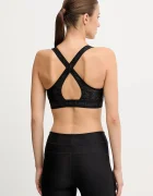 Under Armour спортен сутиен