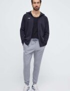 Under Armour Суичър в черно с качулка с изчистен дизайн