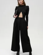 Undress code Боди Thong в черно с изчистен дизайн 801