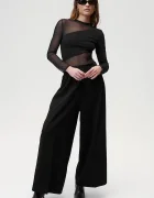 Undress code Боди Thong в черно с изчистен дизайн 804