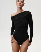 Undress code Боди Thong в черно с изчистен дизайн 992