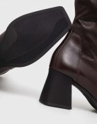 Vagabond Shoemakers Боти HEDDA в кафяво с дебел ток 5602.302.35