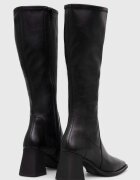 Vagabond Shoemakers Ботуши HEDDA в черно с дебел ток 5602.202.20