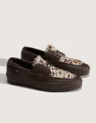 Vans 2-Eyelet Boat Shoe мокасини дамски от кожа кафяви ниски VN000Z96DRB1