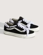 Vans Old Skool ниски кецове дамски от велур черни ниски VN000D6WBMA1
