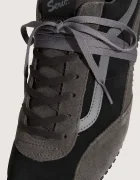 Vans Premium Super Lowpro маратонки от велур черни VN000EHNGAP1
