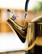 Vialli Design Чайник със свирка 15 L