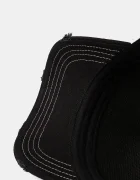 Von Dutch Шапка с козирка в черно VD/0/CAS1/CREW