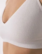women'secret Сутиен в бежово с изчистен дизайн 5102015
