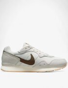 Nike Venture Runner Shoes White