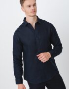 ARMANI EXCHANGE Ленена риза със стандартна кройка Тъмносин
