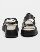 ARMANI EXCHANGE Сандали с равна платформа Черен