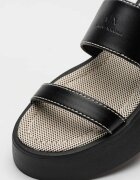 ARMANI EXCHANGE Сандали с равна платформа Черен