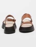 ARMANI EXCHANGE Сандали с равна платформа Канелено кафяво