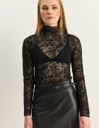 Bianco Lucci Дамска блуза Floral Slim Fit черна текстил