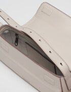 CALVIN KLEIN JEANS Чанта през рамо от еко кожа с капаче Мръснобял