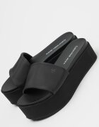 CALVIN KLEIN JEANS Чехли с равна платформа Черен