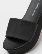 CALVIN KLEIN JEANS Чехли с равна платформа Черен