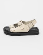 CALVIN KLEIN JEANS Кожени сандали с токи и равна подметка Слонова кост