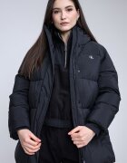 CALVIN KLEIN JEANS Зимно яке с колан с лого Черен