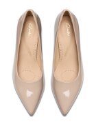 Clarks Кожени обувки с остър връх Бежов