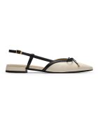 Clarks Кожени обувки Sansa с каишка на петата Черен/Мръснобял