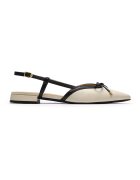 Clarks Кожени обувки Sansa с каишка на петата - Черен/Мръснобял