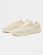 Converse Спортни обувки Run Star с велур Крем