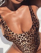 EFAYN.RO Дамски цял бански костюм с животински принт EFAYN С кръгло деколте и гол гръб Кафяв