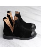 Exclusives V-Shape 2.0 Suede Boots With Side Cut-outs - Черен