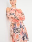 GUESS Флорална рокля с голо рамо Многоцветен