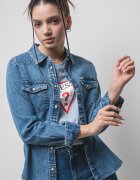 GUESS JEANS Дънкова риза с джобове с капаче