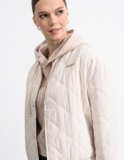 GUESS Капитонирано яке с джобове встрани Крем