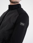 GUESS Капитонирано яке с яка и цип Черен