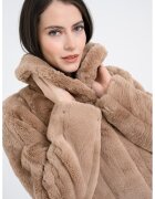 GUESS Късо палто Sophy от еко пух