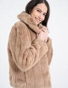 GUESS Късо палто Sophy от еко пух Светлокафяв
