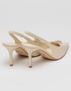 GUESS Лачени обувки с ток стилето и отворена пета Крем