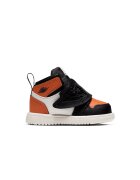 Jordan Маратонки Sky 1 BT 49735 - Черен/Оранжев