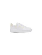 Lacoste Момичешки маратонки 749SUJ0004 - Екокожа - Бял