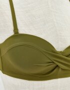 LC WAIKIKI Горнище на бански с усукан ефект Маслинено зелено
