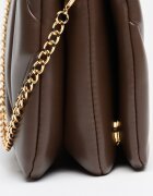 Love Moschino Чанта през рамо от еко кожа с презрамка с верижка Тъмнокафяв