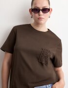 Mango Памучна тениска с джоб на гърдите Тъмнокафяв