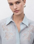 Mango Риза с лиосел с флорална бродерия Ледено синьо